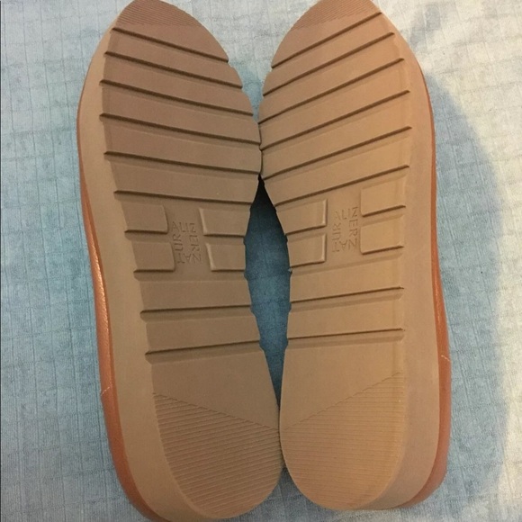 NATURALIZER AUGUST ROSE GOLD LOAFER SHOES . - Picture 5 of 8